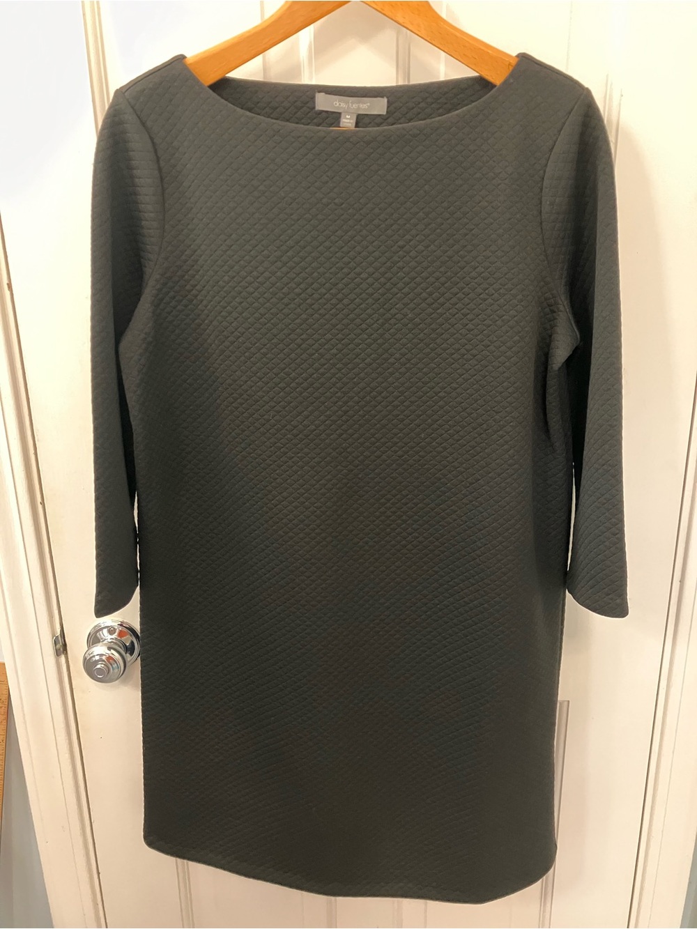 NWT Daisy Fuentes black Quilted Long Sleeve Shift Dress Size Medium Fall dress